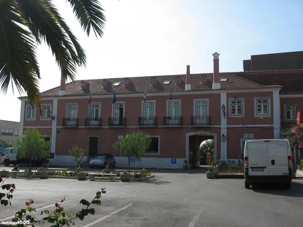 Estamos sediados na Junta de Freguesia De Carnide